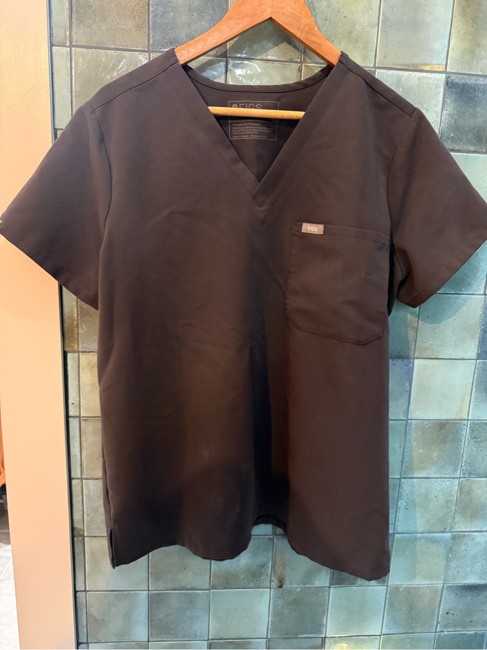 Figs Woman’ gray Catalina V-Neck Scrub Top